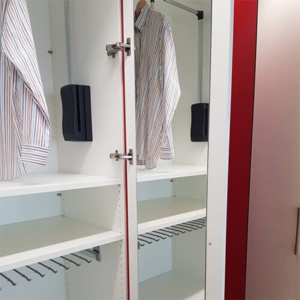 Hochwertige Beschläge für Maßmöbel