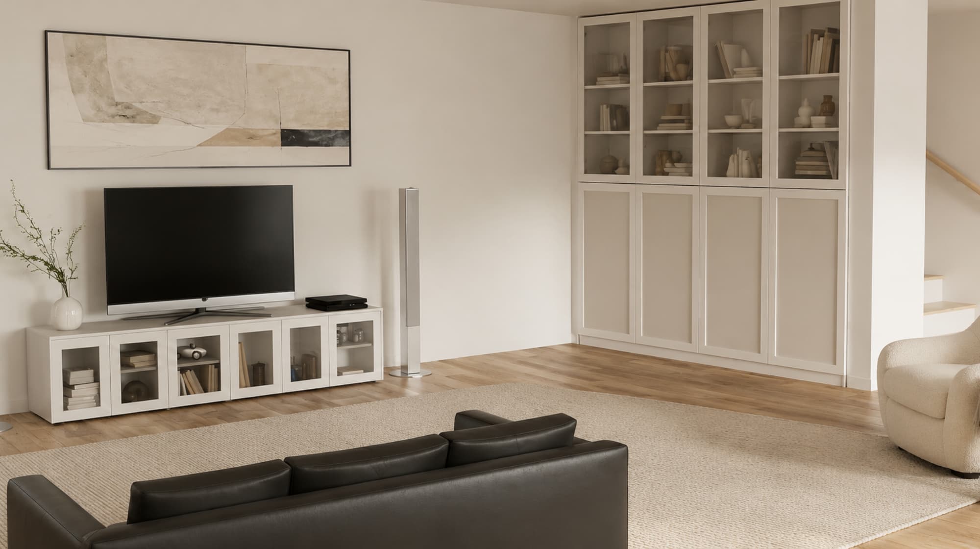 Schränke mit Rahmenfronten im Wohnzimmer